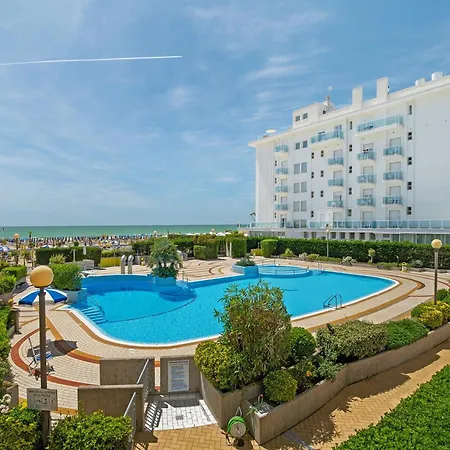 Relaxing Sea View Pool I Immobilux Appartamento Lido di Jesolo